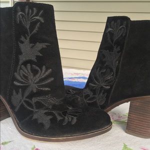Lucky Brand Black Elenor Suede Embroidered Booties